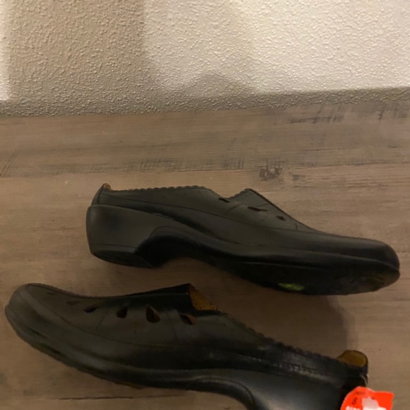 Easy Spirit black suede black leather cutout shoes - Picture 5 of 8